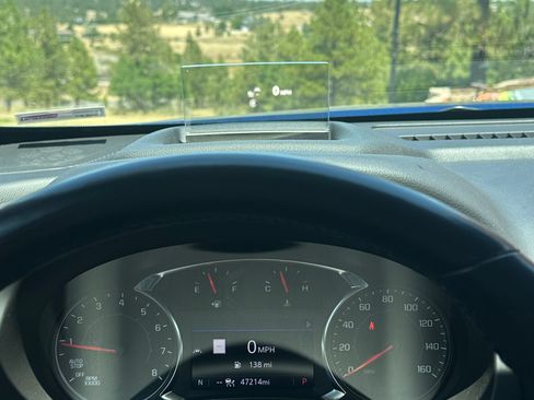 Used 2022 GMC Terrain SLT w/ Infotainment Package II AWD/4WD image 10