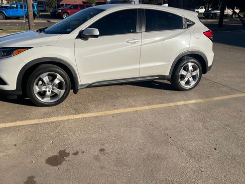 Used 2022 Honda HR-V LX image 13