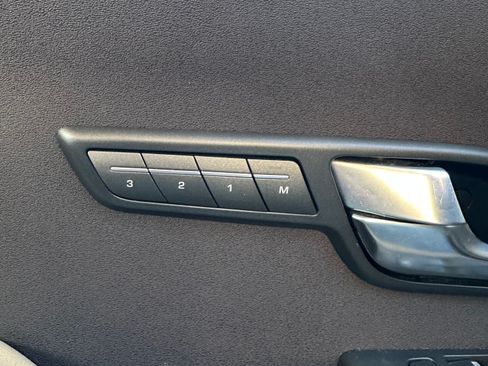 Used 2013 Land Rover Range Rover Evoque Pure w/ Climate Comfort Pkg image 14