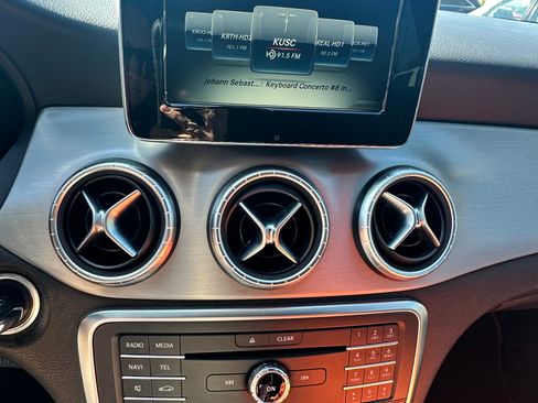 Used 2015 Mercedes-Benz CLA 250 image 11