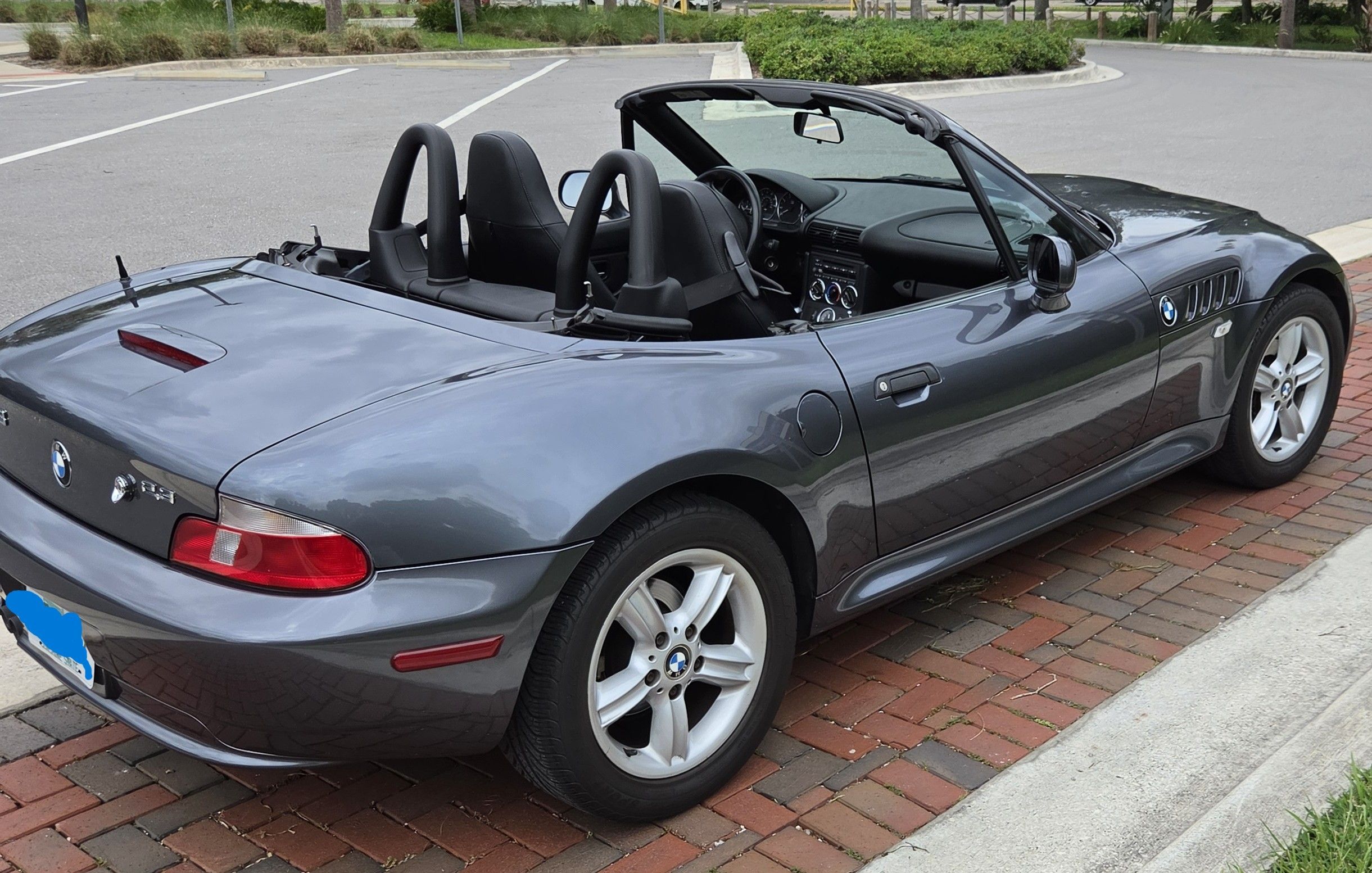 Used 2000 BMW Z3 2.5i RWD image 8