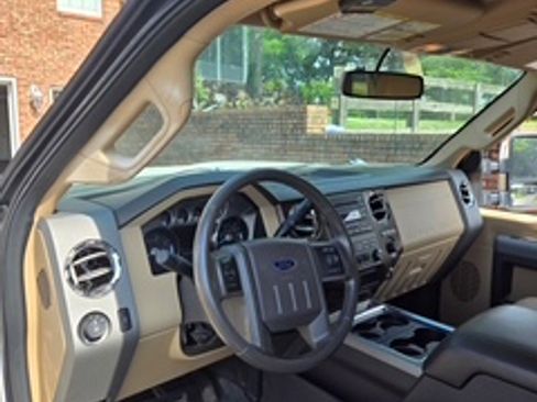 Used 2011 Ford F350 Lariat w/ Lariat Interior Pkg AWD/4WD image 13