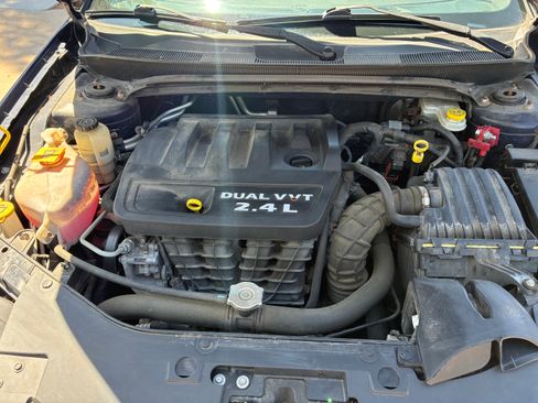 Used 2013 Chrysler 200 LX FWD image 18