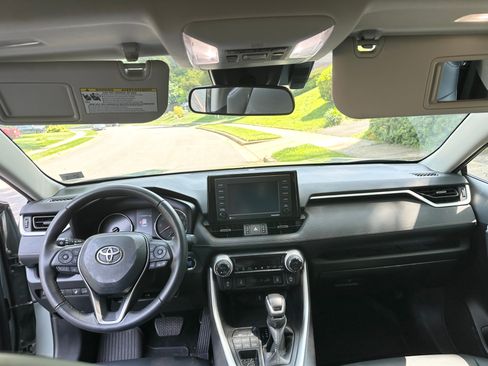 Used 2022 Toyota RAV4 XLE Premium AWD/4WD image 14