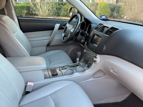 Used 2009 Toyota Highlander Sport image 10