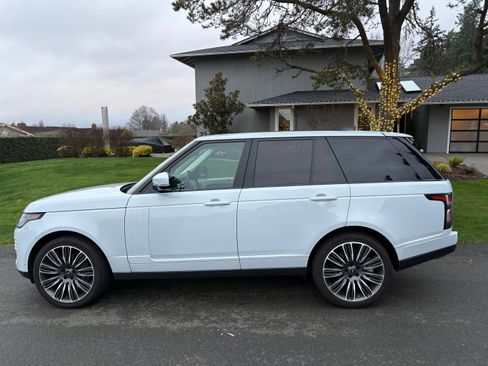 Used 2019 Land Rover Range Rover Supercharged image 1