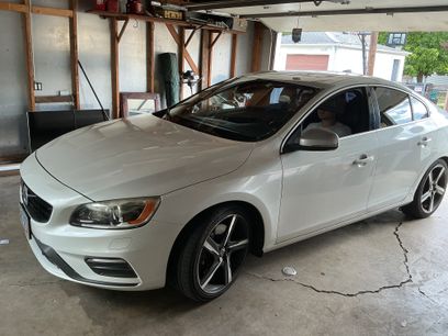 Used 2016 Volvo S60 T6 R-Design Platinum