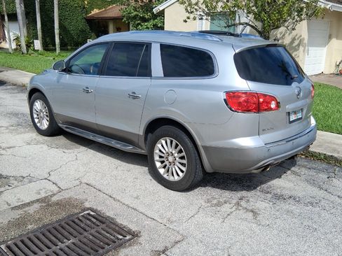 Used 2011 Buick Enclave CX image 3