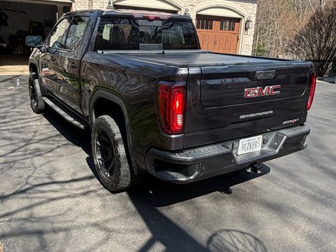 Used 2022 GMC Sierra 1500 AT4X image 2