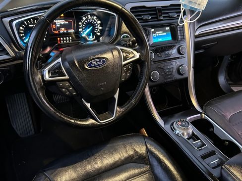 Used 2018 Ford Fusion SE image 12