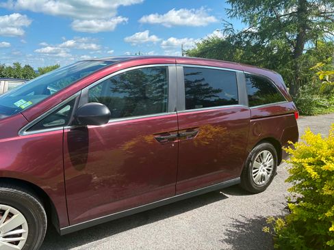 Used 2015 Honda Odyssey LX image 4