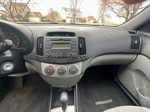 Used 2010 Hyundai Elantra GLS image 10