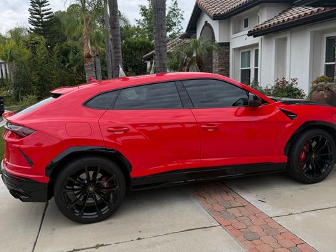 Used 2022 Lamborghini Urus image 5
