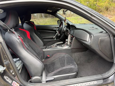 Used 2015 Scion FR-S image 9