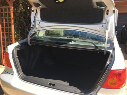 Used 2004 Toyota Corolla S w/ Sport Plus Pkg FWD image 6