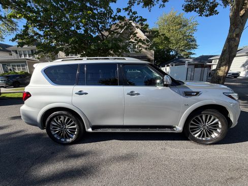 Used 2018 INFINITI QX80 4WD w/ Driver Assistance Package image 10