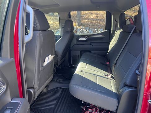 Used 2024 Chevrolet Silverado 1500 RST w/ Z71 Off-Road Package image 9