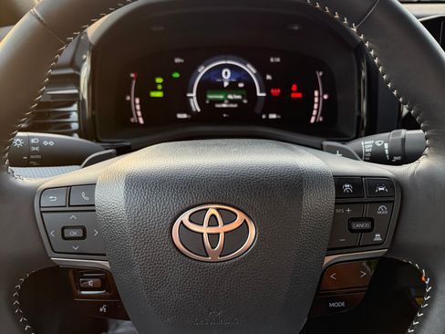 Used 2026 Toyota Camry SE w/ Multimedia Upgrade Package FWD image 8