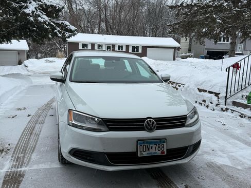 Used 2014 Volkswagen Jetta SE image 2