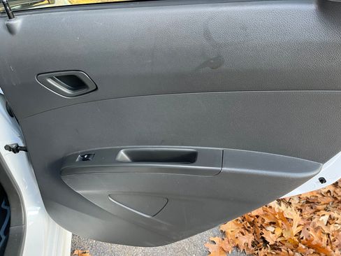 Used 2016 Chevrolet Spark LT image 18