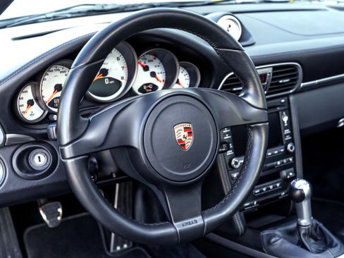 Used 2011 Porsche 911 4 Coupe image 26