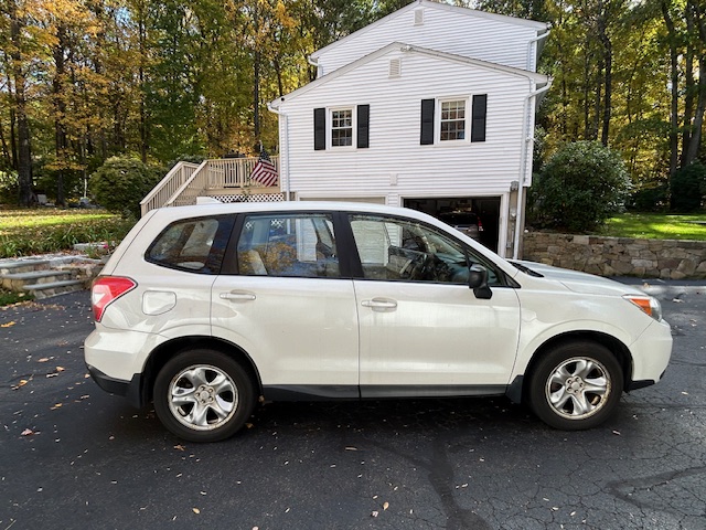 Used 2016 Subaru Forester 2.5i AWD/4WD image 5