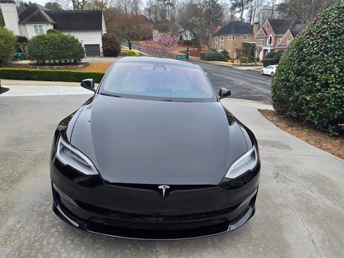 Used 2021 Tesla Model S Plaid image 8