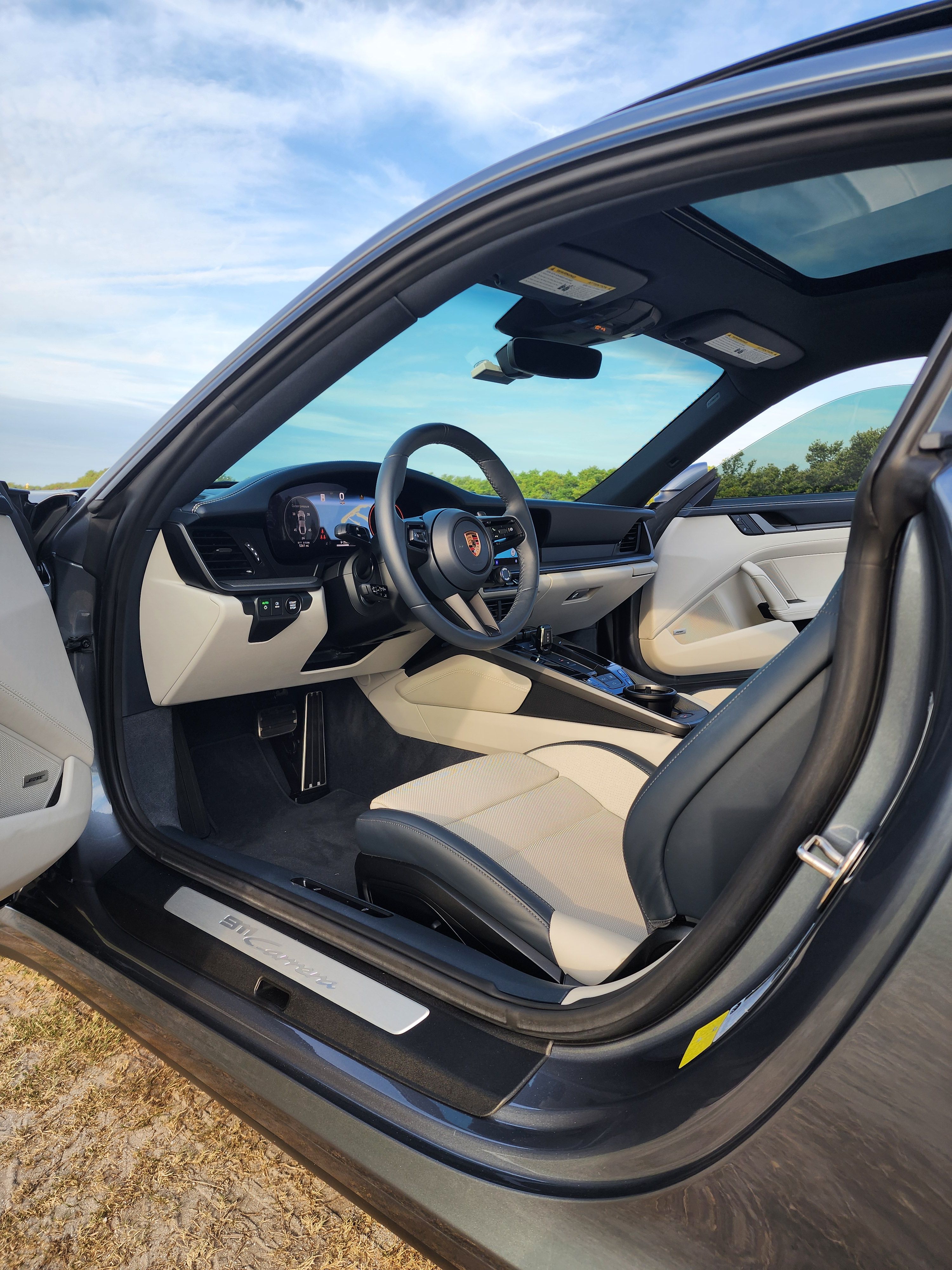 Used 2025 Porsche 911 Carrera RWD image 6