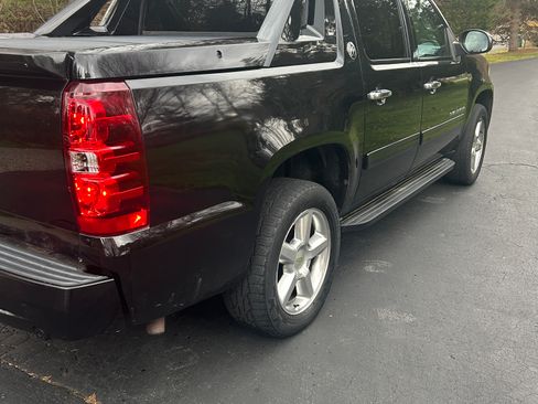 Used 2013 Chevrolet Avalanche LS w/ All-Star Edition image 6