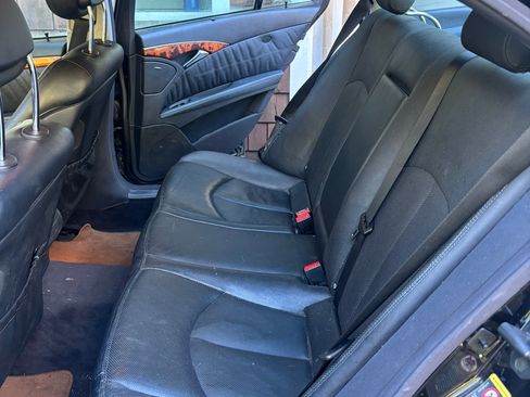 Used 2005 Mercedes-Benz E 320 CDI Sedan image 6