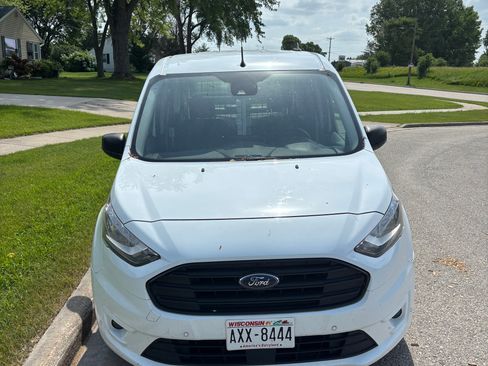 Used 2020 Ford Transit Connect XLT image 2