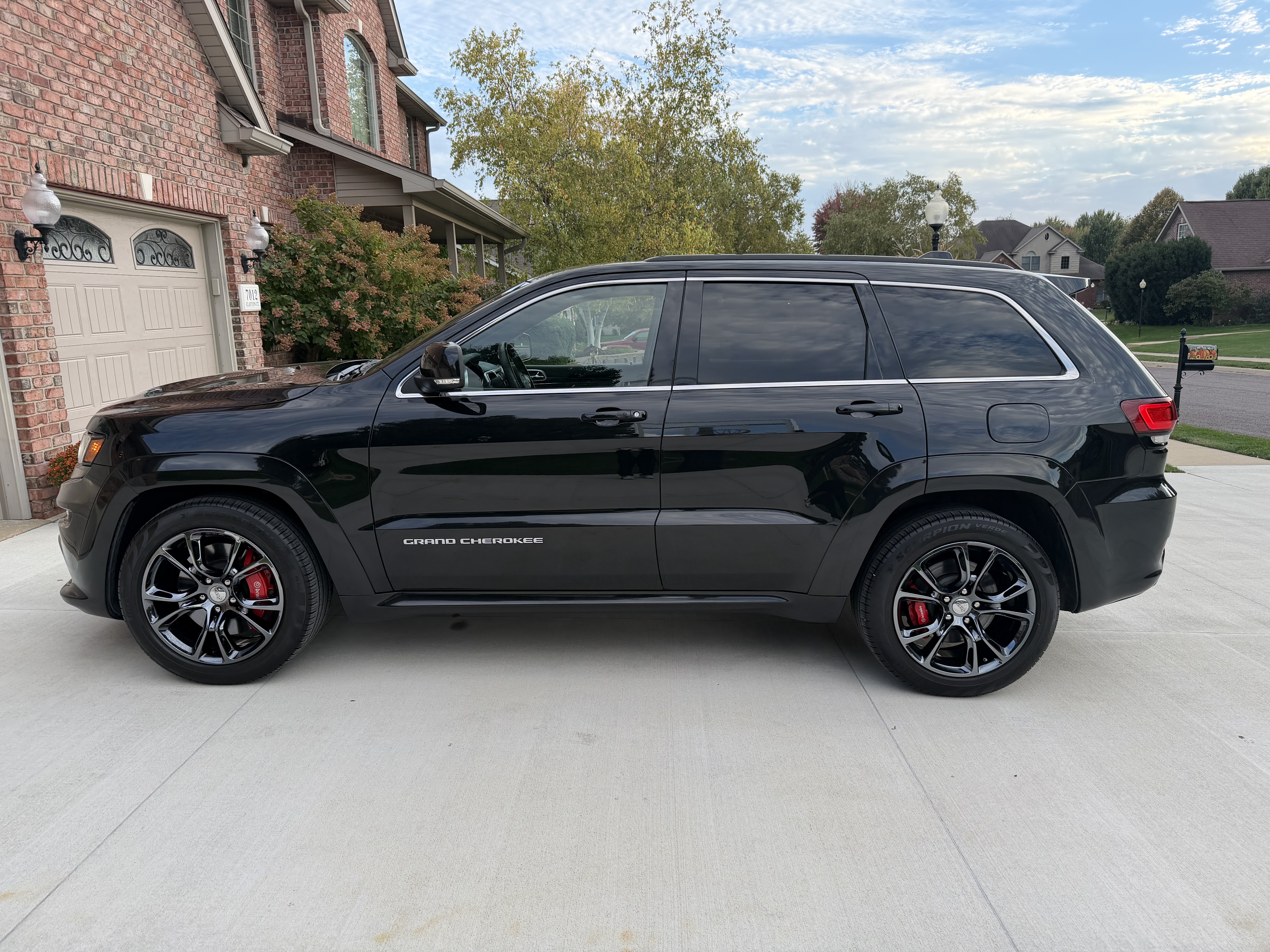 Used 2014 Jeep Grand Cherokee SRT w/ Trailer Tow Group IV AWD/4WD image 4