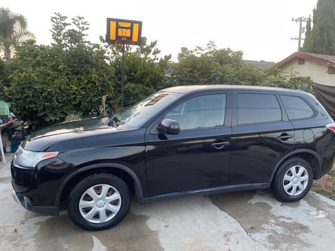 Used 2015 Mitsubishi Outlander ES image 4