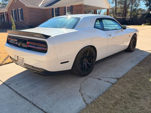 Used 2016 Dodge Challenger SRT Hellcat image 5