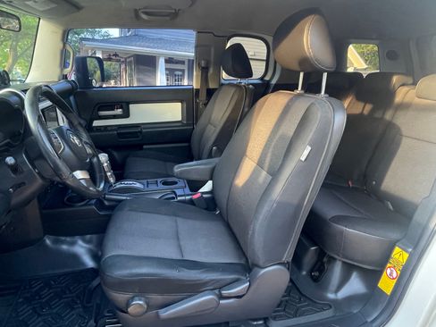 Used 2008 Toyota FJ Cruiser 4WD image 16