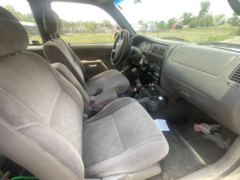 Used 2001 Toyota Tacoma 4x4 Xtracab V6 image 11
