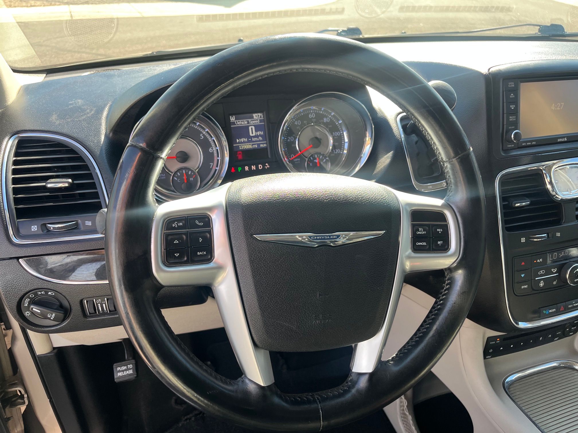 Used 2013 Chrysler Town & Country Touring-L w/ Premium Group FWD image 8