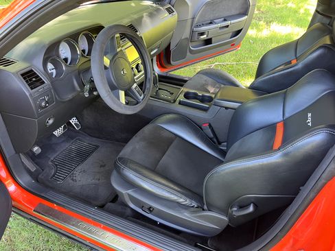 Used 2008 Dodge Challenger SRT8 RWD image 11