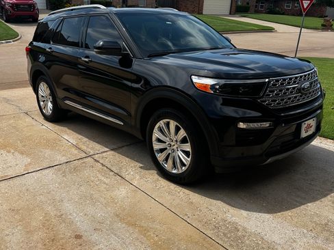 Used 2020 Ford Explorer Limited w/ Class III Trailer Tow Package AWD/4WD image 1