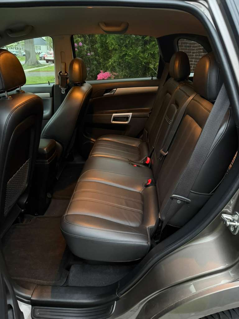 Used 2012 Chevrolet Captiva Sport LT w/ Convenience Package FWD image 4