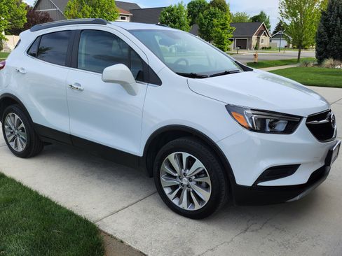 Used 2020 Buick Encore Preferred AWD/4WD image 2
