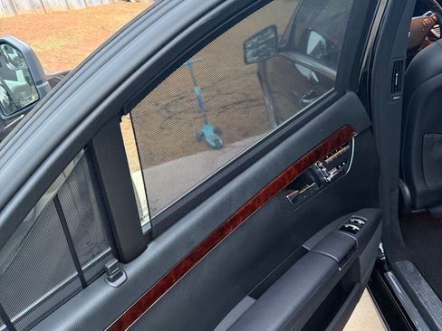 Used 2011 Mercedes-Benz S 550 4MATIC image 12