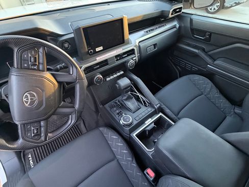 Used 2026 Toyota Tacoma SR5 AWD/4WD image 6