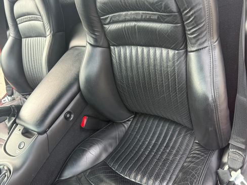 Used 2004 Chevrolet Corvette Coupe w/ Preferred Equipment Group RWD image 27