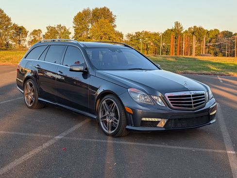 Used 2013 Mercedes-Benz E 63 AMG Wagon image 5