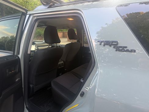 Used 2022 Toyota 4Runner TRD Off-Road w/ 4Runner Black Package (TMS) AWD/4WD image 16