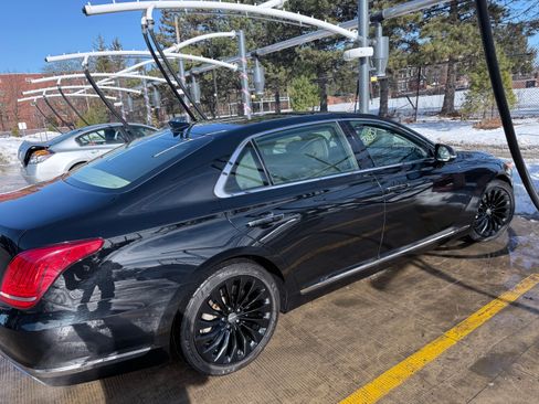 Used 2017 Genesis G90 3.3T Premium image 4
