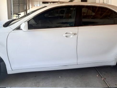 Used 2010 Toyota Camry LE FWD image 6