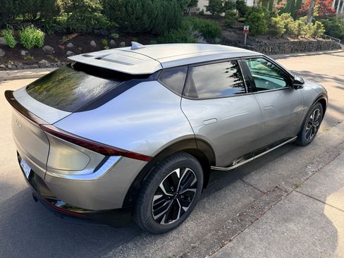 Used 2022 Kia EV6 Wind w/ Wind Technology Package AWD/4WD image 5
