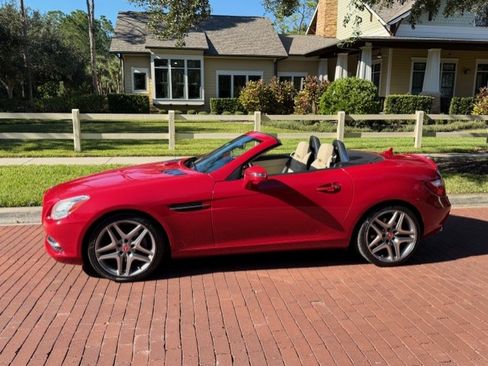 Used 2014 Mercedes-Benz SLK 250 image 4